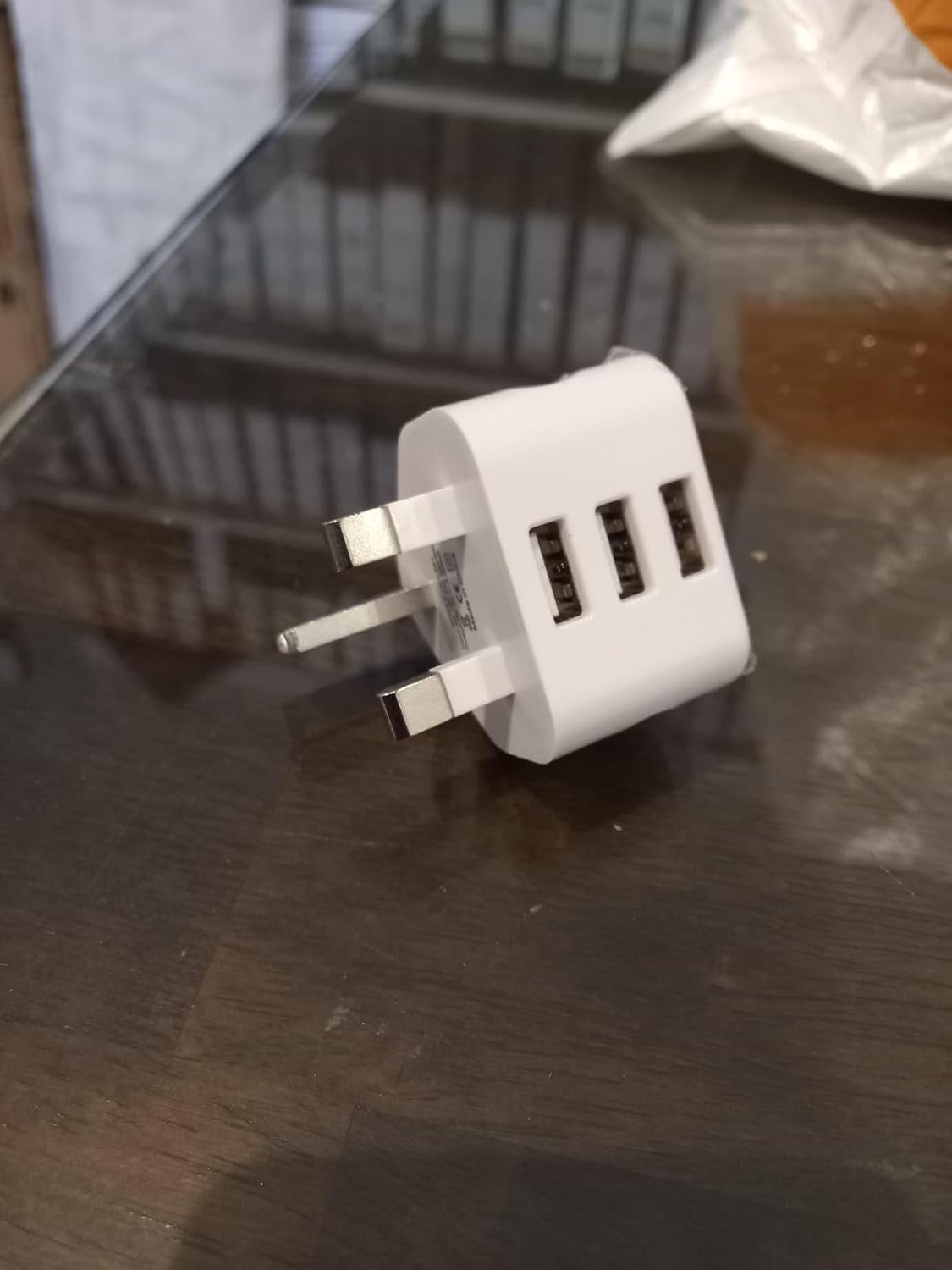 شاحن سوفاب (SOFAP) الجداري - 3 منافذ (USB-C) - شحن سريع فائق - متوافق مع آيفون 16/15، ماك بوك، جالكسي - مقبس بريطاني/سعودي