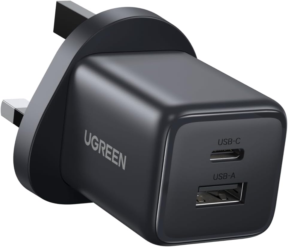 شاحن يوجرين (UGREEN) السريع 20 واط – منفذ مزدوج (USB-C + USB-A) – تصميم صغير جداً – متوافق مع آيفون 15 برو ماكس، سامسونج، وآيباد – حماية أمنية رباعية
