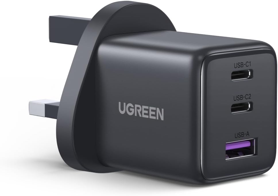 شاحن يوجرين (UGREEN) فائق السرعة 30 واط بتقنية GaN – ثلاثي المنافذ (3 Ports) – تصميم مدمج أصغر بنسبة 38% – متوافق مع آيفون 17/16/15، سامسونج S26، وآيباد
